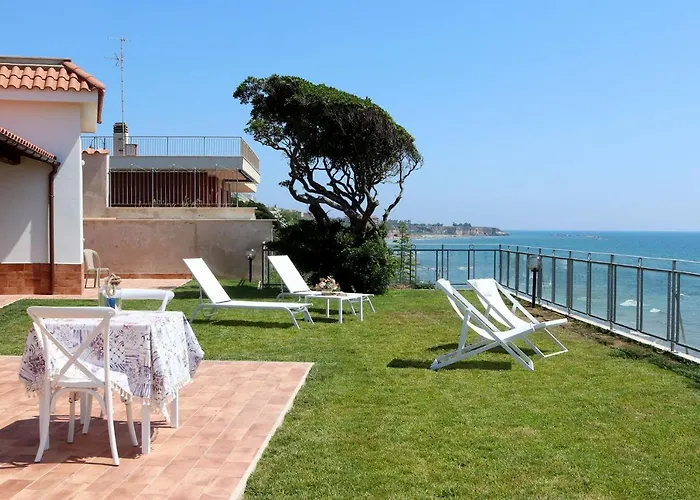 Bed and Breakfast Sunset House 4*