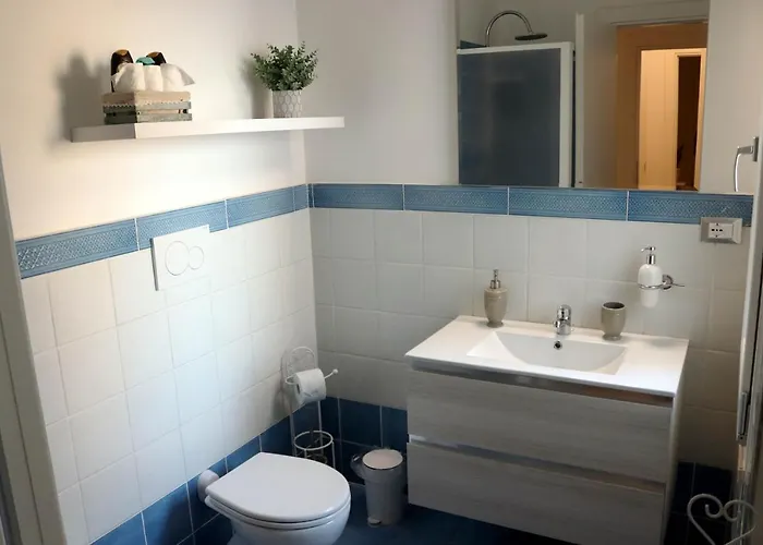 Sunset House Bed and Breakfast 4*